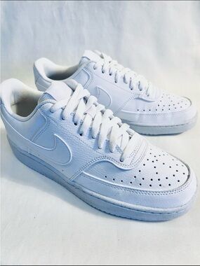 NIKE COURT VISION LOW Next Nature Sneakers